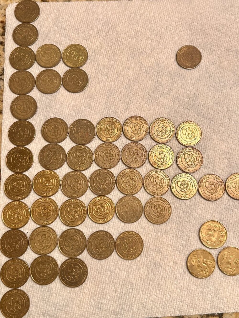 Lot: 52 Chuck E Cheese Tokens 2001-2013 1 RARE Vintage 1981 Pizza Time Theatre